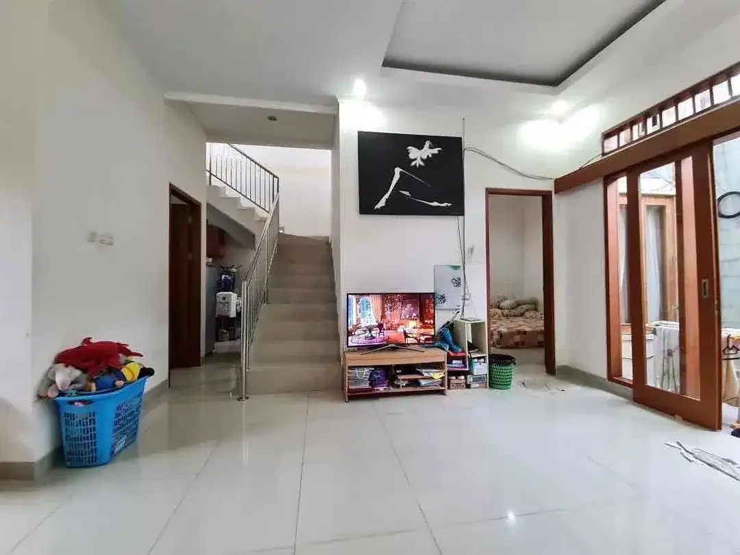 Rumah Modern Minimalis di Lingkungan Perumahan yg tenang namun sangat strategis - Image 10 of 10