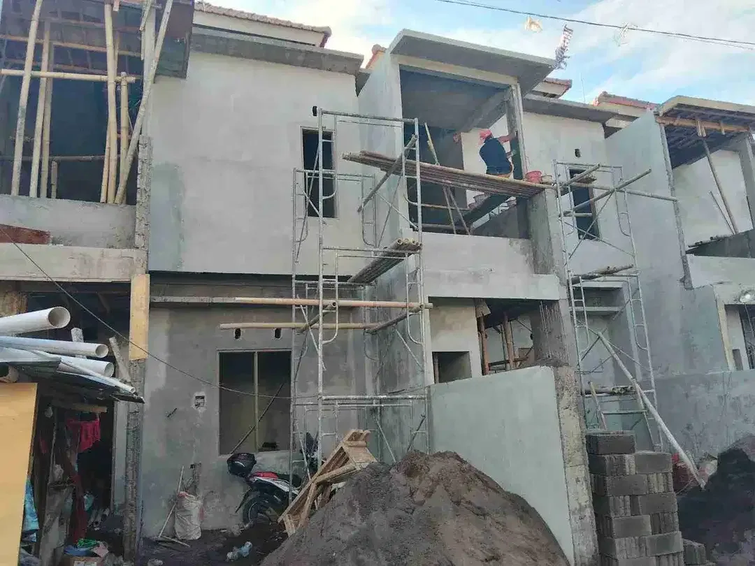TERSEDIA 3 UNIT RUMAH LANTAI II  SEDANG DALAM PROSES PENGERJAAN. TERIMA FINISHING RUMAH READY BARU DI JALAN GUNUNG ANDAKASA GATSU BARAT DENPASAR - Image 5 of 7