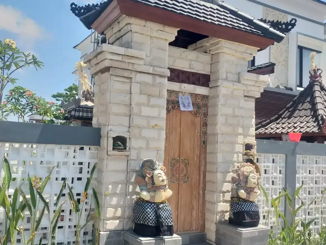 Disewakan - Rumah Menarik di Kawasan Mumbul, Nusa Dua, Fully Furnished, Dekat dengan Itdc Nusa Dua dan Pantai Nusa Dua - Image 2 of 7