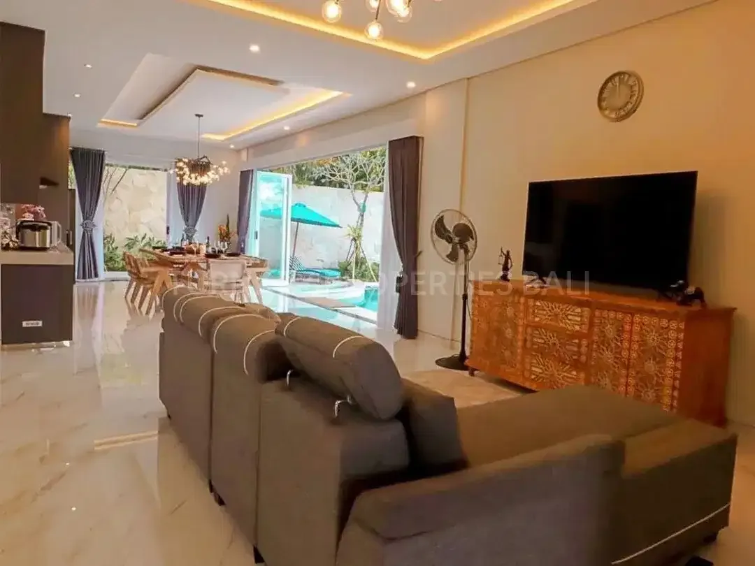 Brand New Villa Walking Distance to the Beach! - Image 9 of 10
