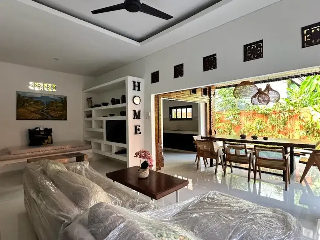 For Sale Charming Balinese-Style Villa in Ubud - Image 2 of 10