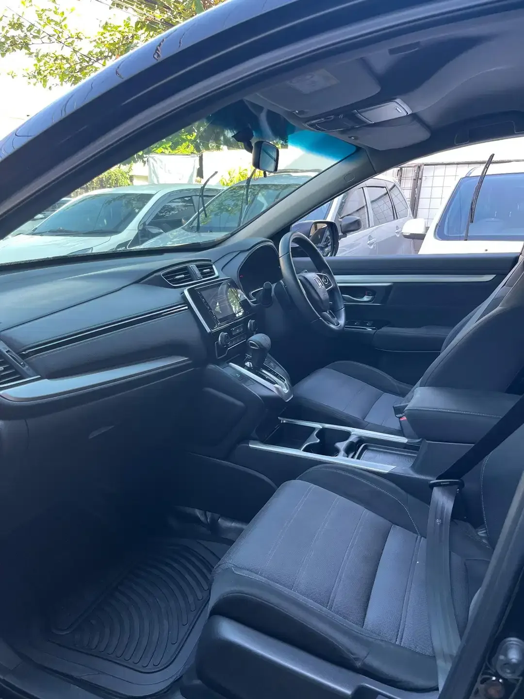 HONDA CRV 2022 HITAM MATIC - Image 8 of 10