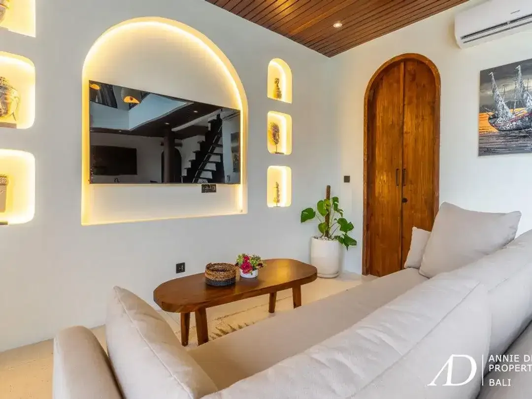 LEASEHOLD 27 YRS | MODERN MEDITERRANEAN VILLA IN SEMINYAK - PRIME LOCATION - Image 4 of 10