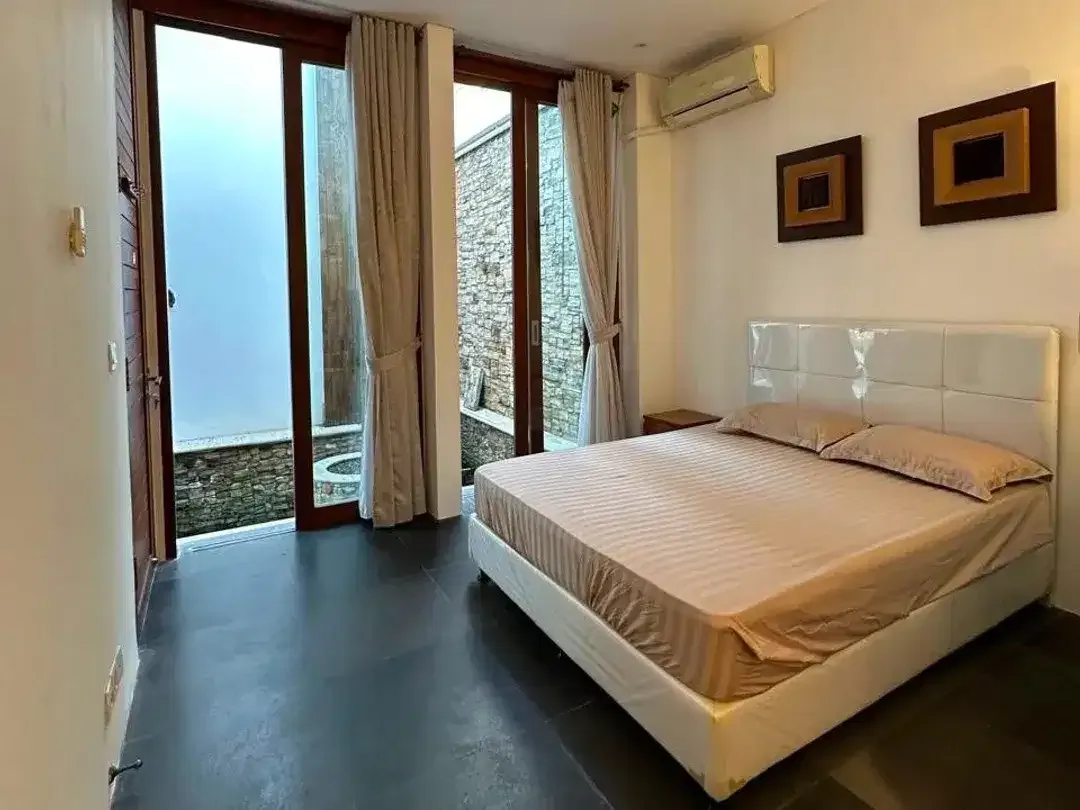 LUXURY VILLA FURNISHED BIG POOL BIG GARDEN WALK TO THE BEACH MERTASARI SANUR - Image 10 of 10