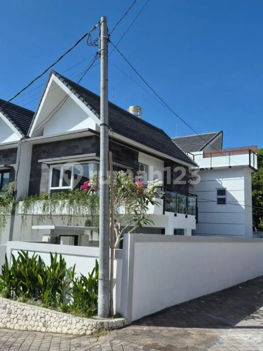 Disewakan Villa 3Kt Furnished Siap Huni Siligita Nusa Dua Bali - Image 1 of 4