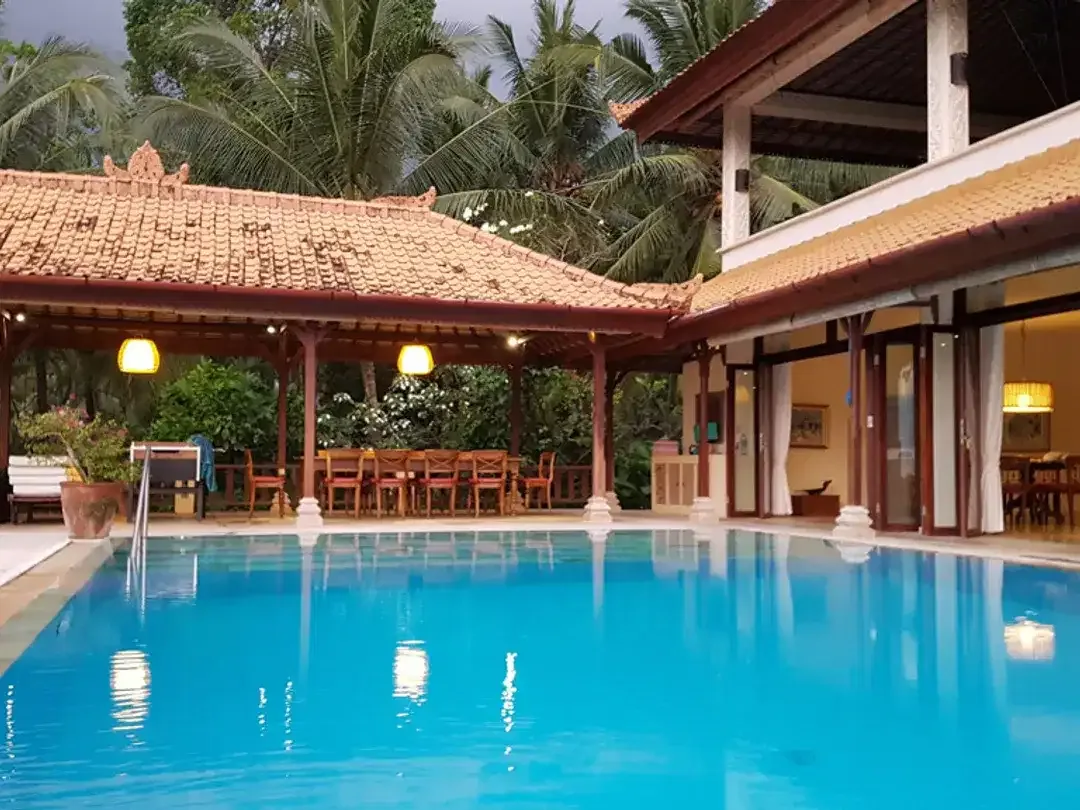 Leasehold - A Grand 7-Bedroom Luxury Retreat Surrounded by Nature - Image 2 of 10