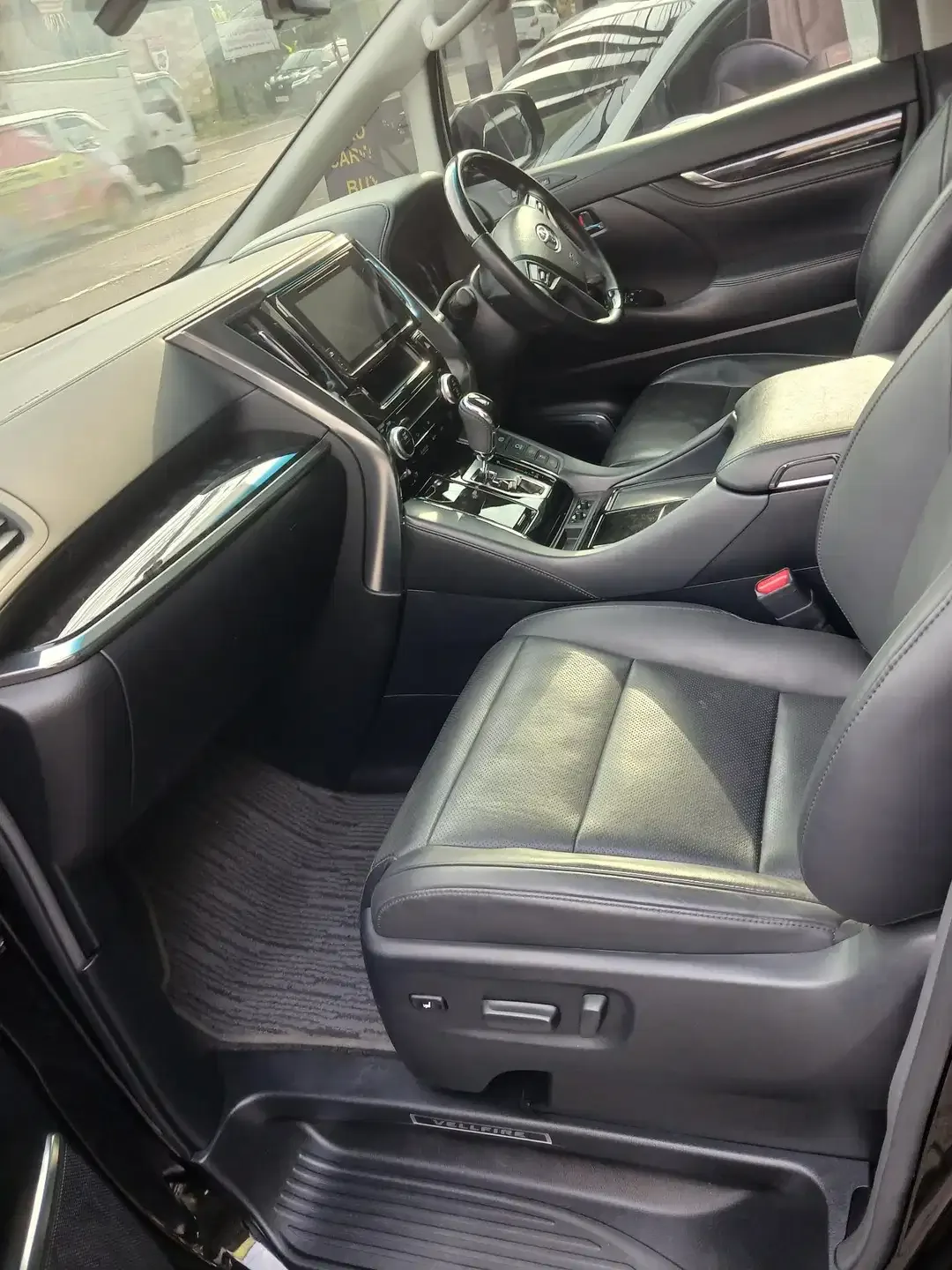 Toyota Vellfire G 2019 Hitam A/T 2.5cc - Image 9 of 9