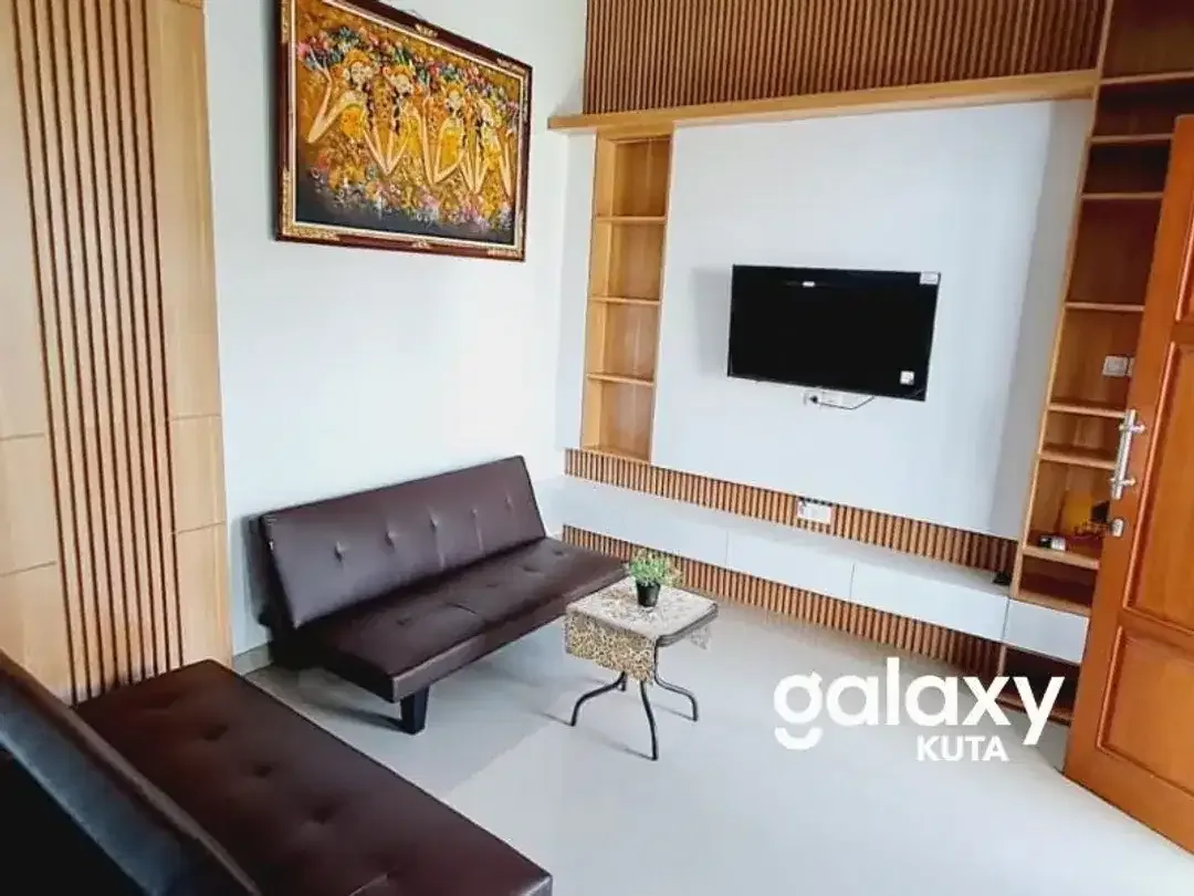 MINIMALIS DESIGN HOUSE IN TAMAN GRIYA JIMBARAN FOR RENT - Image 5 of 10