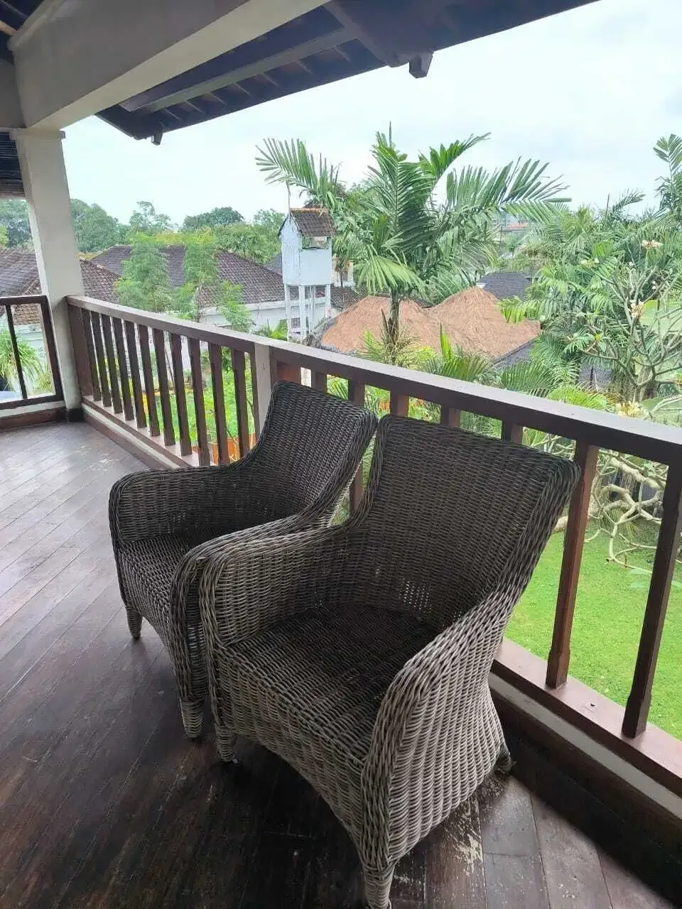 FOR RENT VILLA 3BR FURNIHED BIG GARDEN BIG POOL LOCATION UMALAS - Image 9 of 10