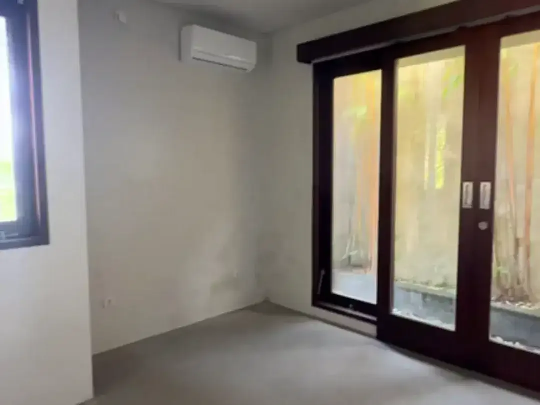 Villa 4 Kamar Tidur Dijual di Jimbaran, Cocok untuk Investasi - Image 2 of 5