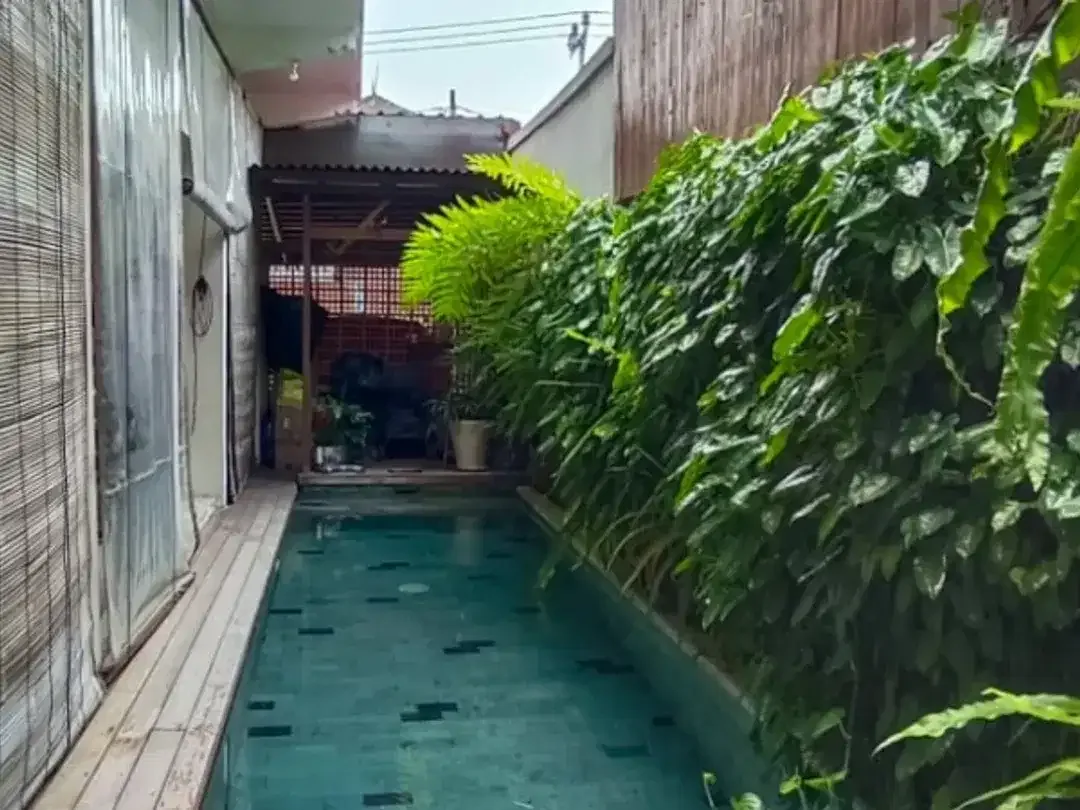 VILLA 3 BR WITH POOL LOCATED STRATEGIS IN KERTHA PETASIKAN DENPASAR - Image 2 of 9