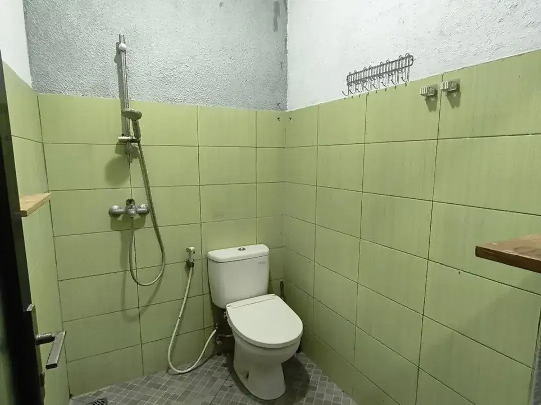Disewakan Rumah 1 Lantai Lingkungan Nyaman di Jl. Jepun, Puri Gading Jimbaran - Image 4 of 10