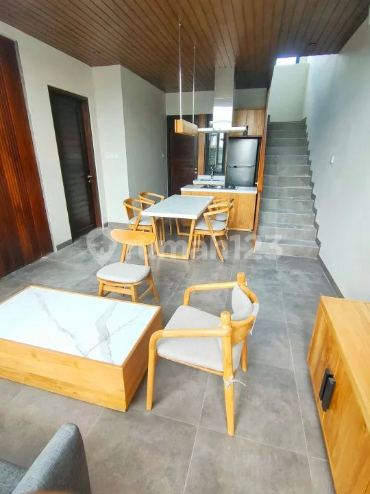 Luxury Villa Furnished Kawasan Premium Dekat Pantai Batu Bolong - Image 4 of 4