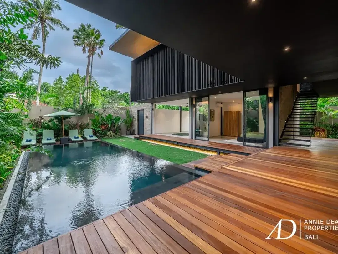 LEASEHOLD | MODERN LUXURY TROPICAL VILLA IN CENTRAL SEMINYAK - Image 7 of 10