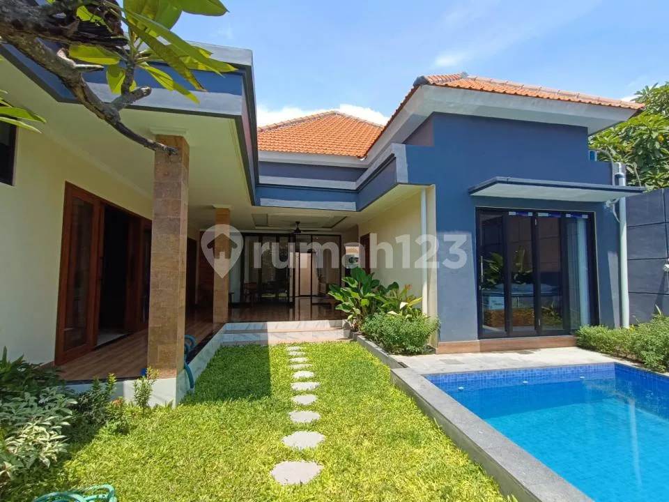 Vila Furnished 1 Lantai Dekat Pantai Sanur Bali - Image 1 of 4