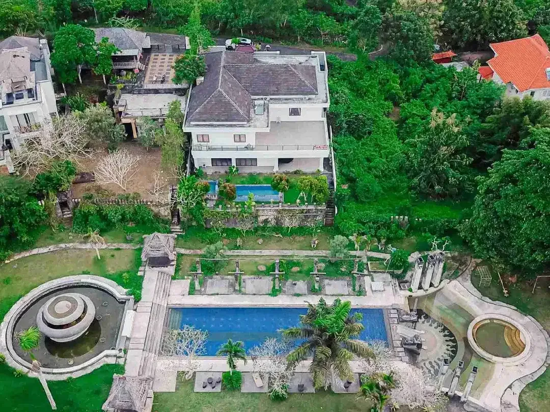 villa cantik 2 lantai siap huni dekat pantai di pecatu Bali - Image 7 of 10