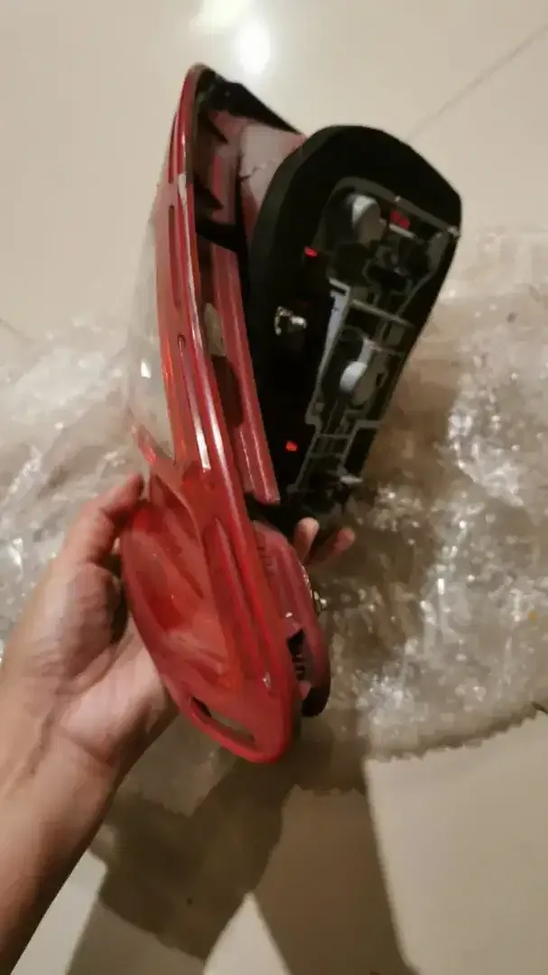Lampu belakang kiri dan krey console tengah mercedes mercy W204 - Image 9 of 9