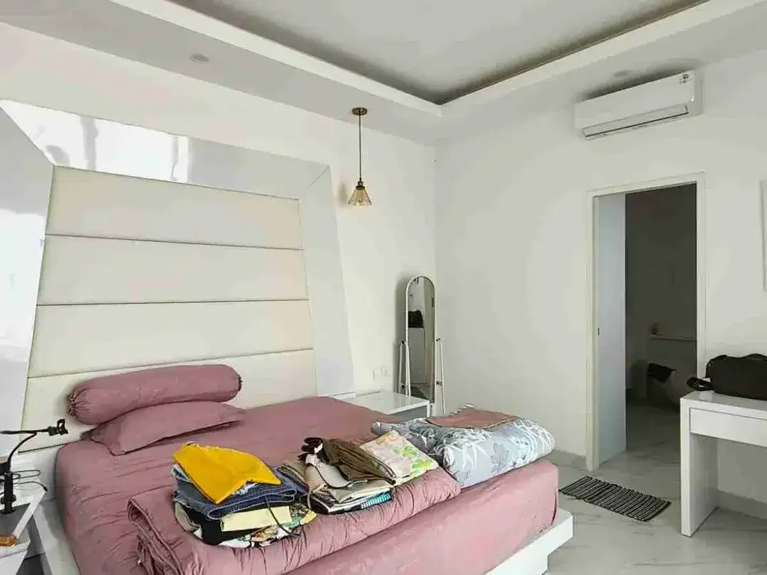 Premium Modern 3+1BR Villa for Sale in Central Kerobokan - Image 8 of 10