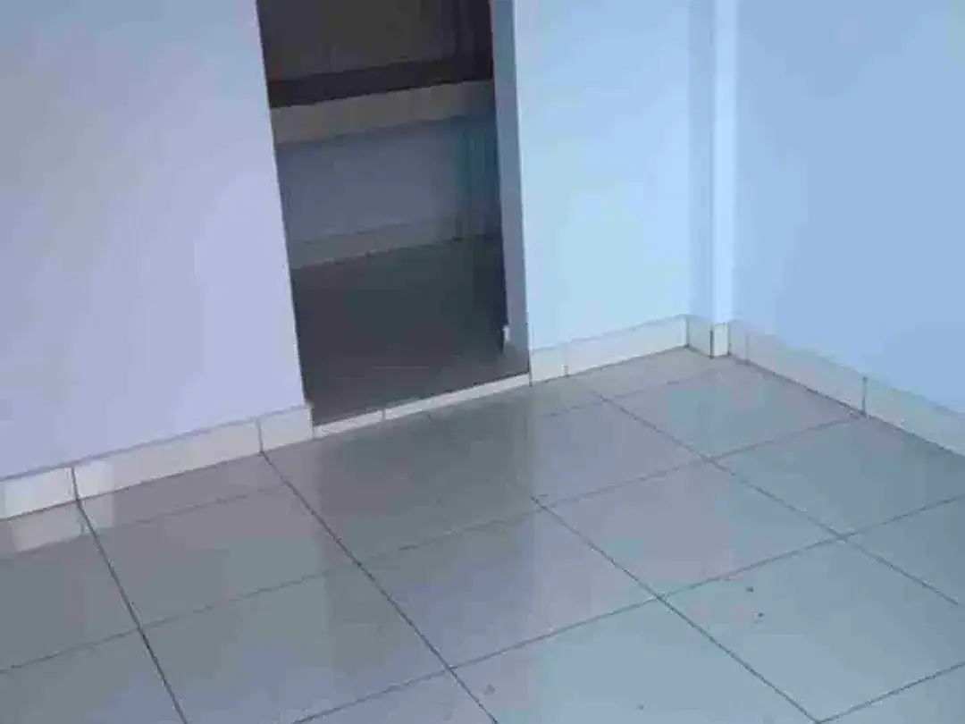 RUMAH KOST DALUNG KAJA PERBATADAN BUDUK UNTUK DIJUAL BANGUNAN BARU LANTAI II INVESTASI BISNIS BULANAN YG MENGUNTUNGKAN DENGAN KONDISI FULL PENYEWA - Image 6 of 8