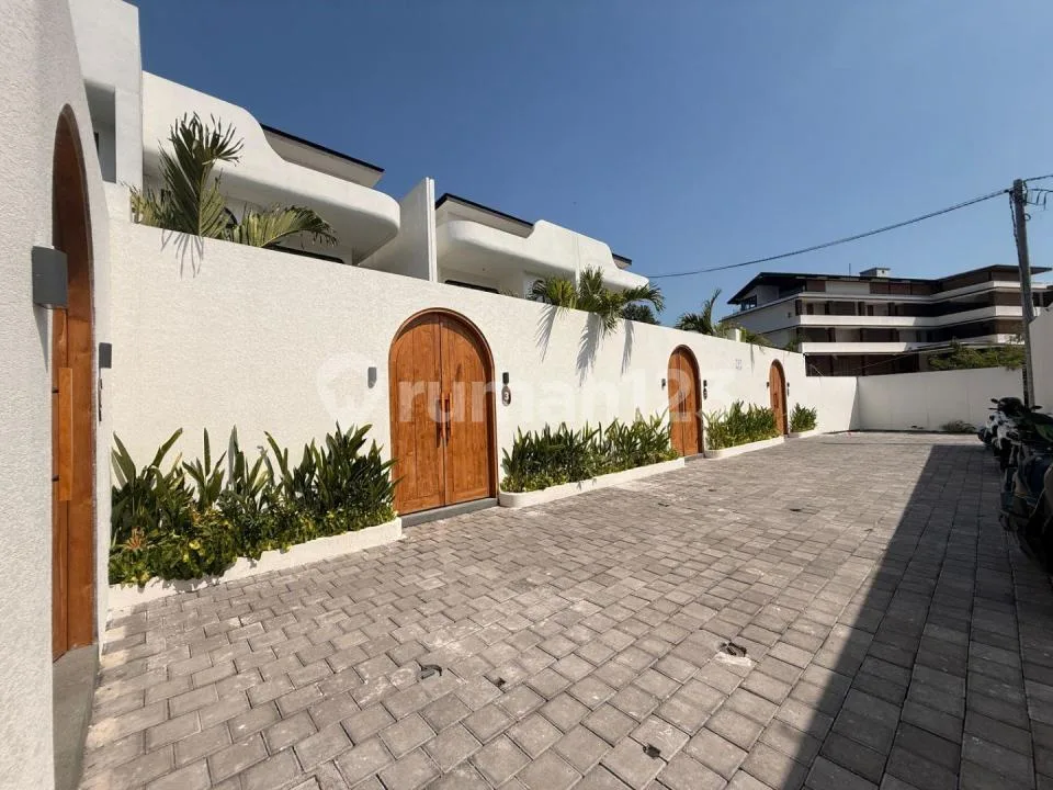 Yearly Rental 2 Bedrooms Villa Berawa Canggu - Image 3 of 4