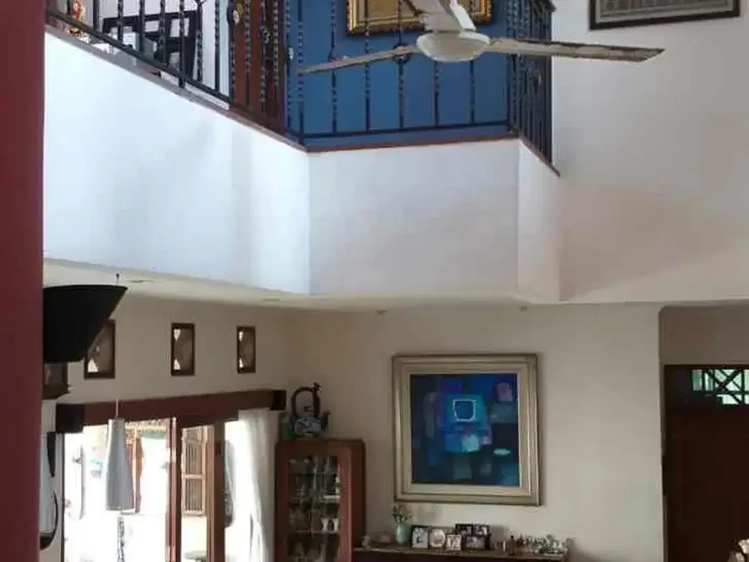 Dijual Rumah Pusat Kota di Renon - Image 1 of 10