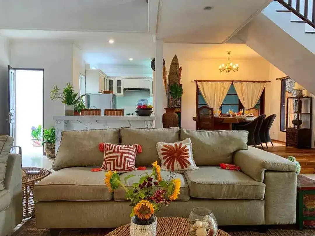 Di jual Villa Lantai 2
Lokasi di Kerobokan kuta badung bali - Image 6 of 10