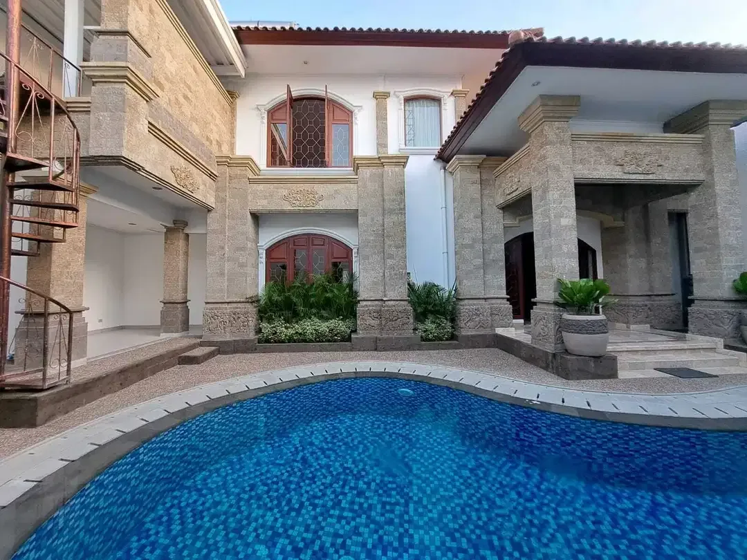 Rumah Sangat Mewah Luxury Semi Furnished Lokasi Premium Renon - Image 10 of 10