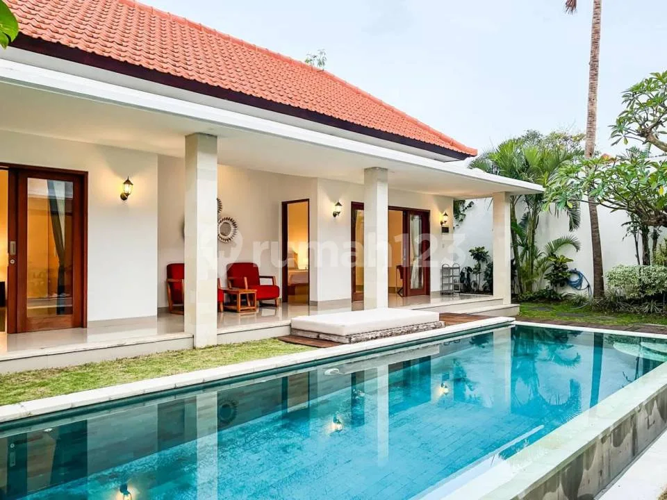 Modern 3 Bedrooms Villa Private Pool And Garden In Tibubeneng Canggu - Image 2 of 4