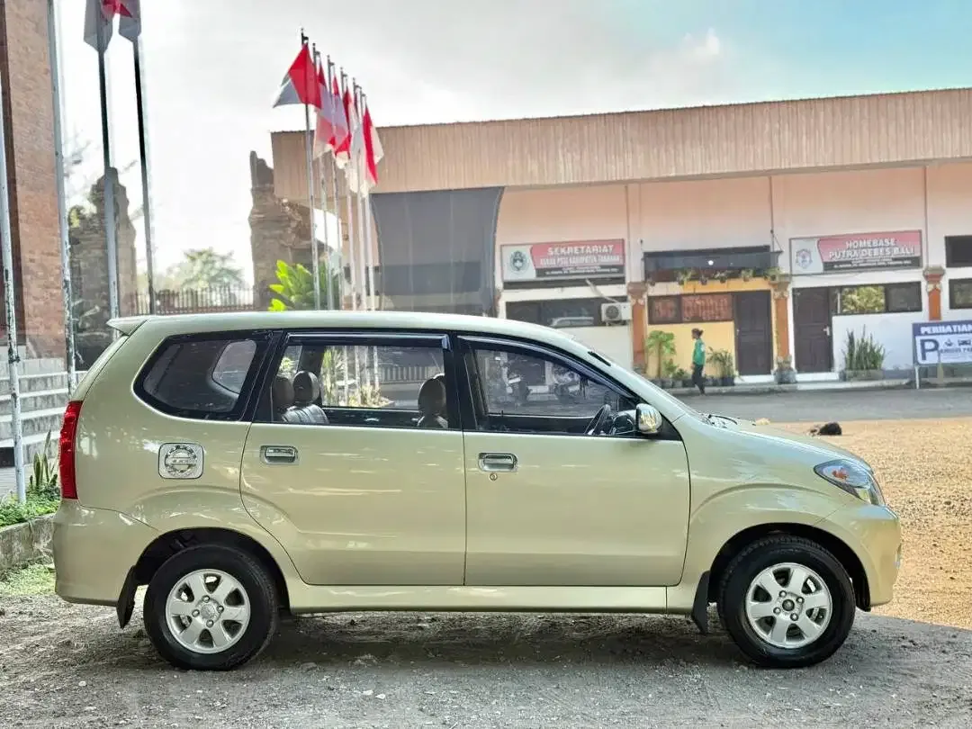 AVANZA 2004 DP 10JT - Image 3 of 8