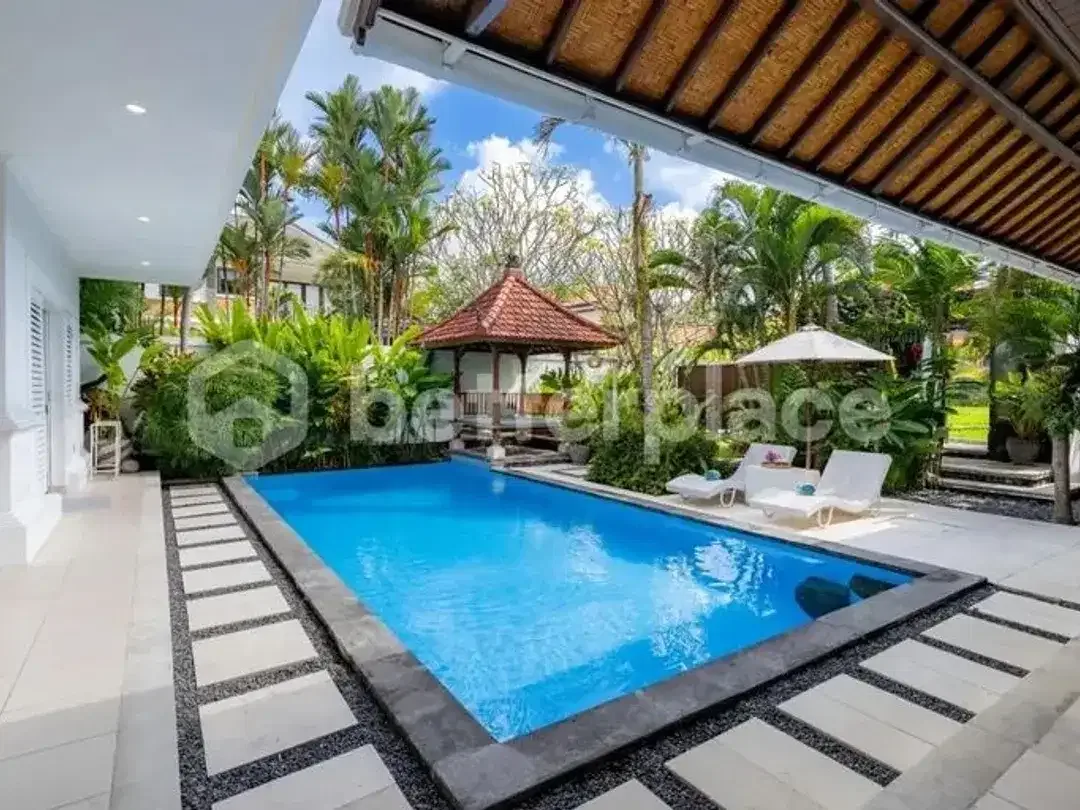 Modern Balinese Villa in Peaceful Canggu - Berawa 4 Bedrooms with Charming Design - Image 3 of 10