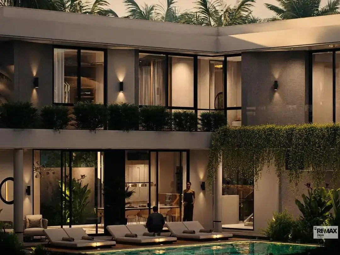 Spacious 4-Bedroom Villa With 25-Year Leasehold In Kerobokan - Image 1 of 10