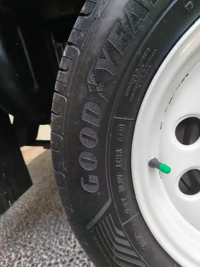 Ban 205/65 r15 seperti baru - Image 2 of 4