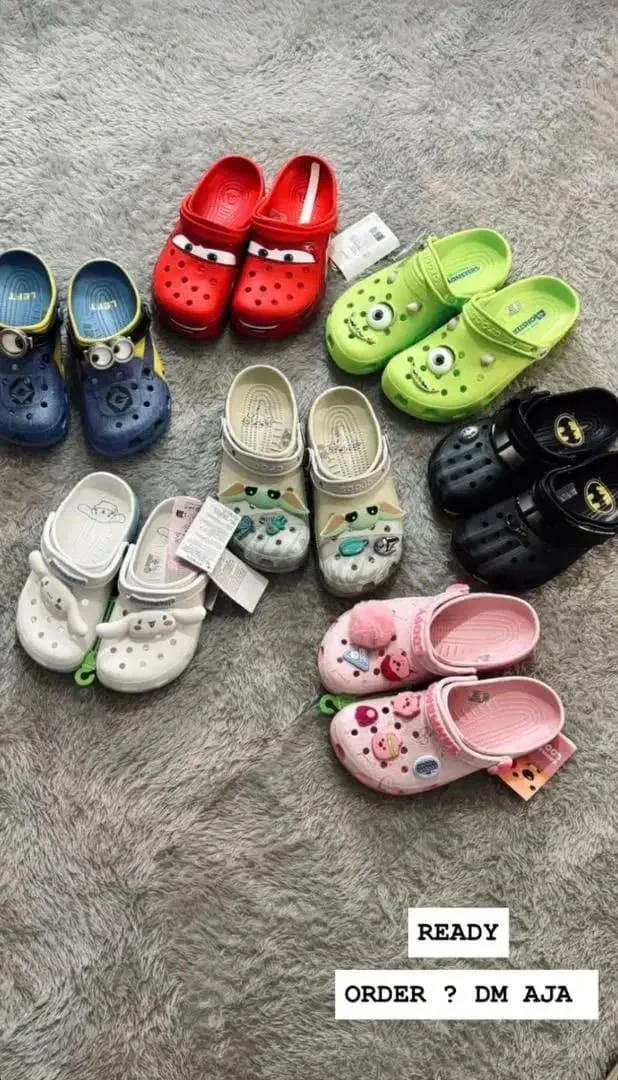 Sendal Crocs Original - Image 2 of 5