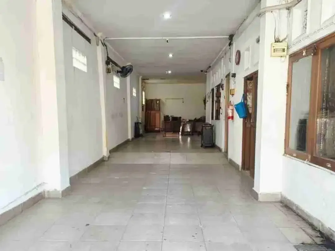 Gedung Kantor Dekat Lapangan Udayana dan Simpang Veteran Gajah Mada - Image 5 of 7