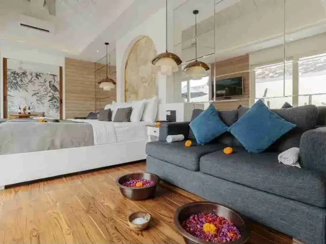 Villa Komersial Luxury Honeymoon Seminyak Bali - Image 8 of 10
