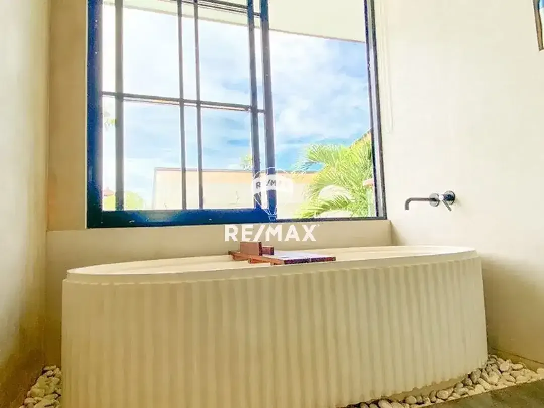 For Sale Luxury Villa In Sanur - Image 7 of 10