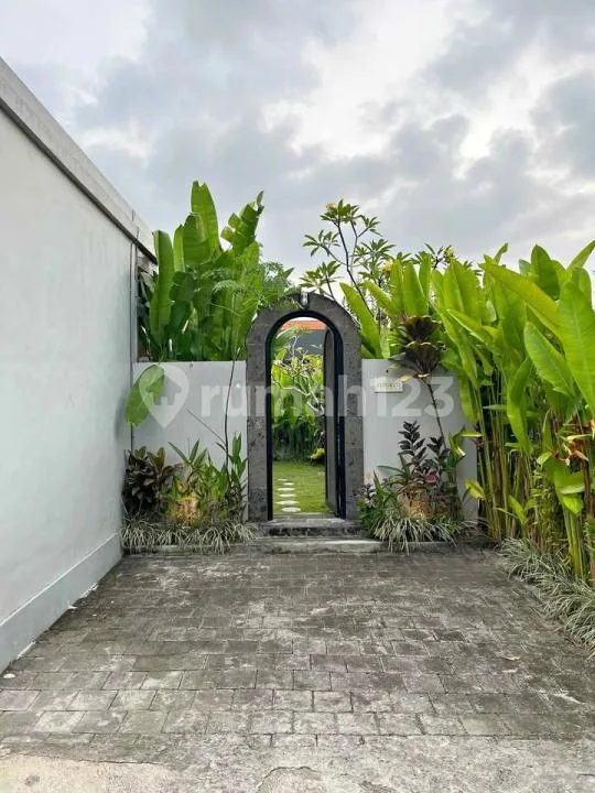Villa 2Br Private Pool Lokasi Strategis Canggu Badung Bali - Image 2 of 4