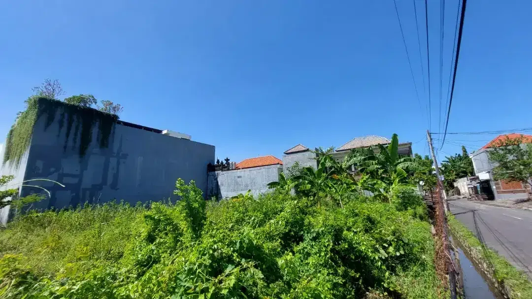 DIJUAL TANAH SUPER STRATEGIS SEMINYAK JLN DEWI SRI  LINGKUNGAN VILLA - Image 3 of 10