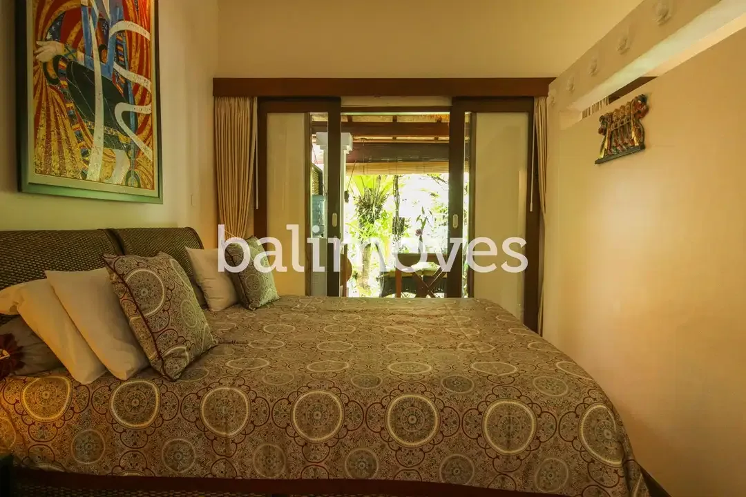 Dijual Homestay Mewah Lima Kamar Tidur di Tepi Pantai Sanur - Image 2 of 10