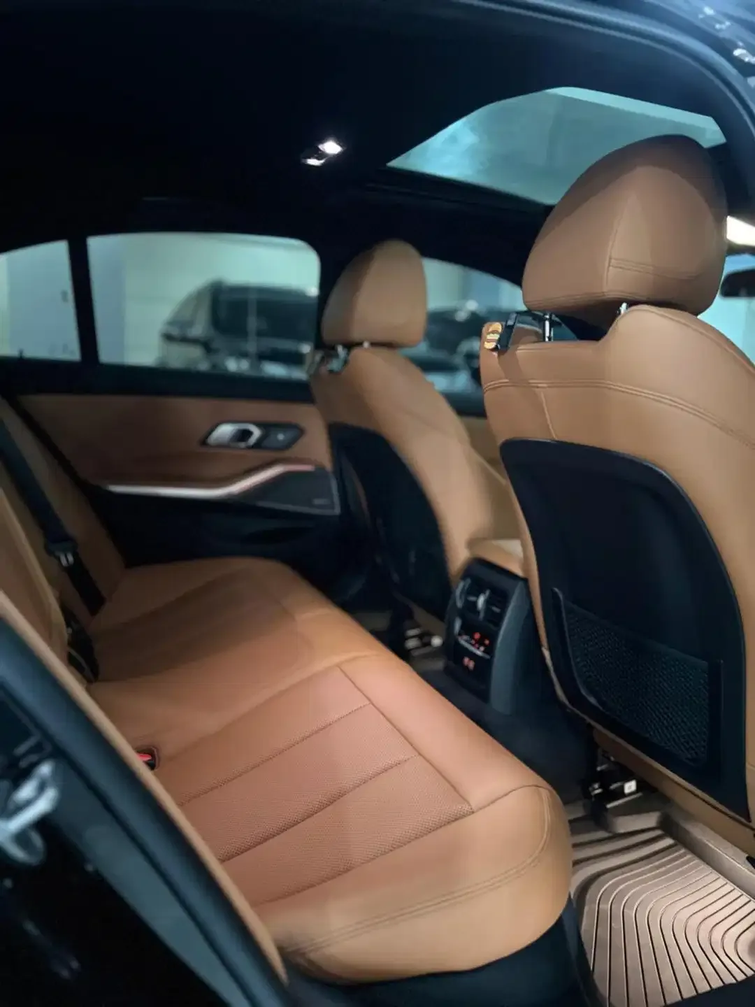 BMW 330i MSport 2022 Low KM - Image 9 of 10