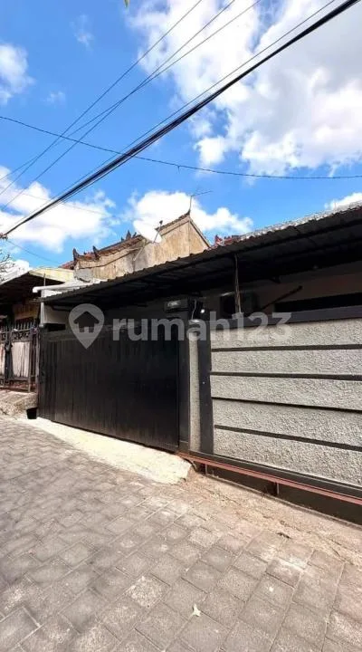 Rumah Cantik Hadap Selatan Pet Friendly 2 KT Dalung Denpasar - Image 1 of 4