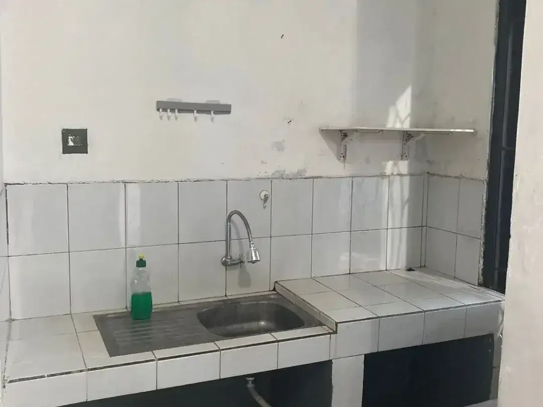 KESEMPATAN LANGKA RUMAH KONTRAKAN FASILITAS PARKIR MOBIL TERSEDIA - Image 7 of 7
