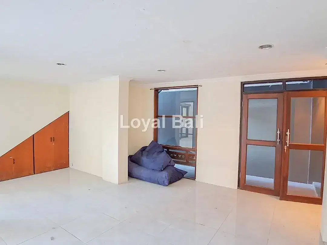 Rumah, House with Spacious rooms in Seminyak, Bali - Image 3 of 10