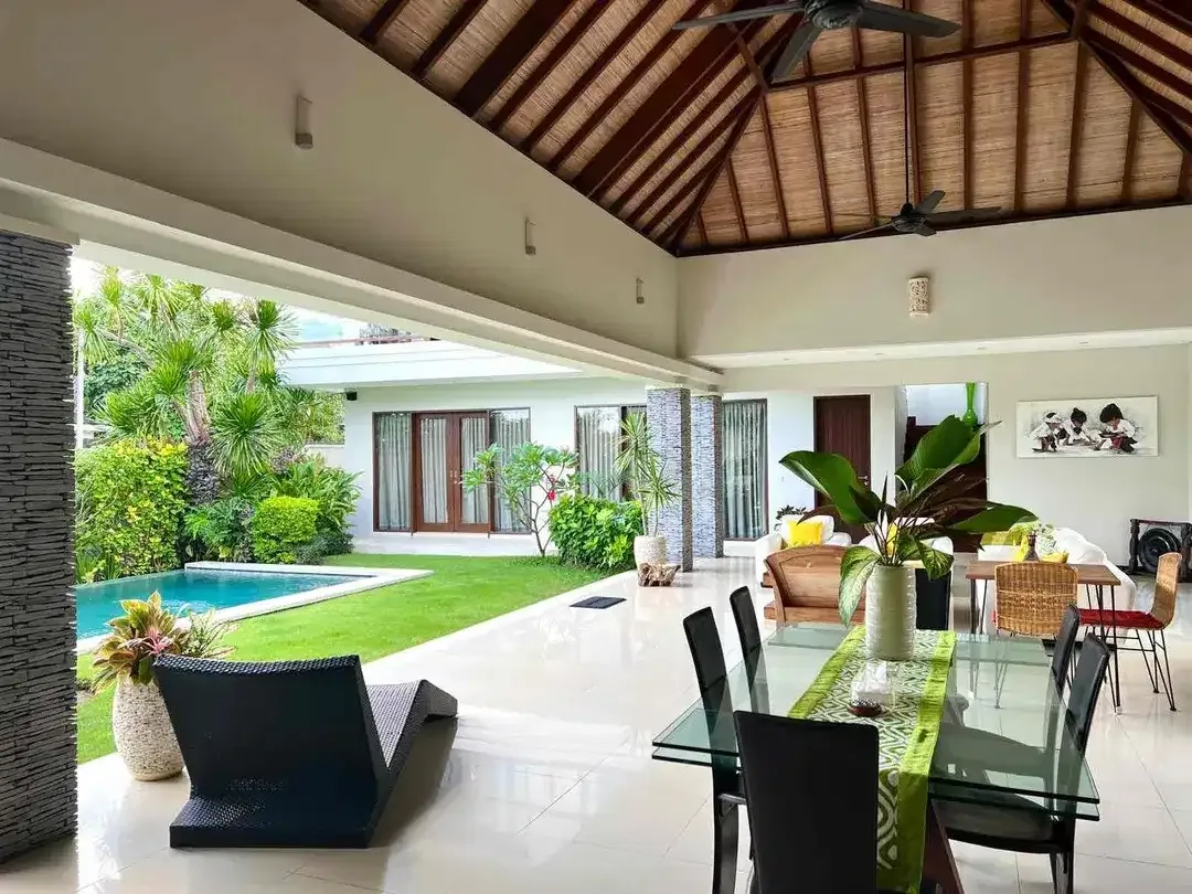 For sale villa
Located at Batu bolong - Image 9 of 10