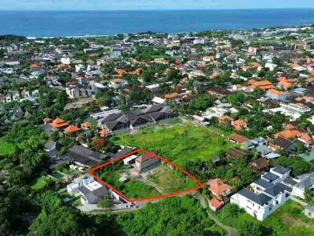 Buc Tanah 2130M2 Bonus 1 Villa Baru Dkt Pantai Canggu Pererenan Jl5mtr - Image 1 of 9