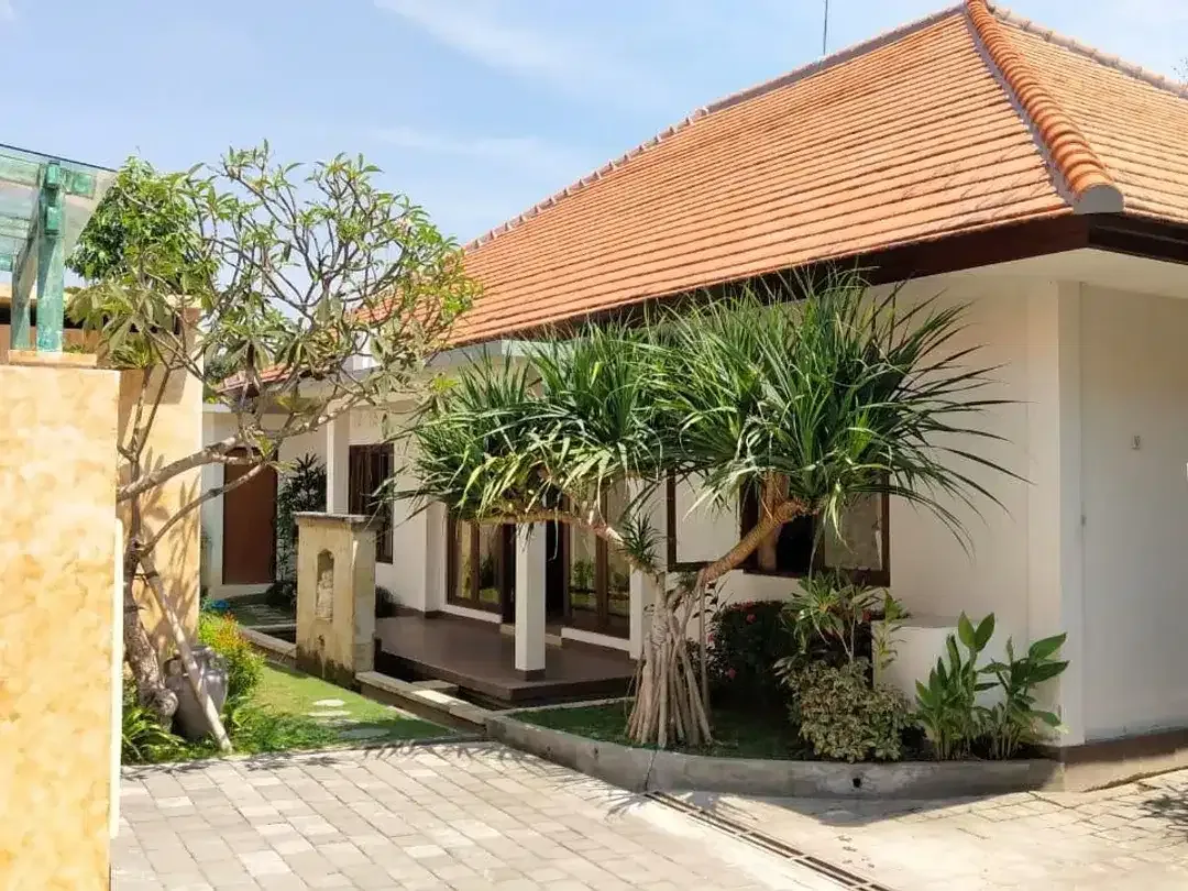 2 Units Three Bedrooms Villa For Sale in Strategic Location of Berawa - Image 8 of 10