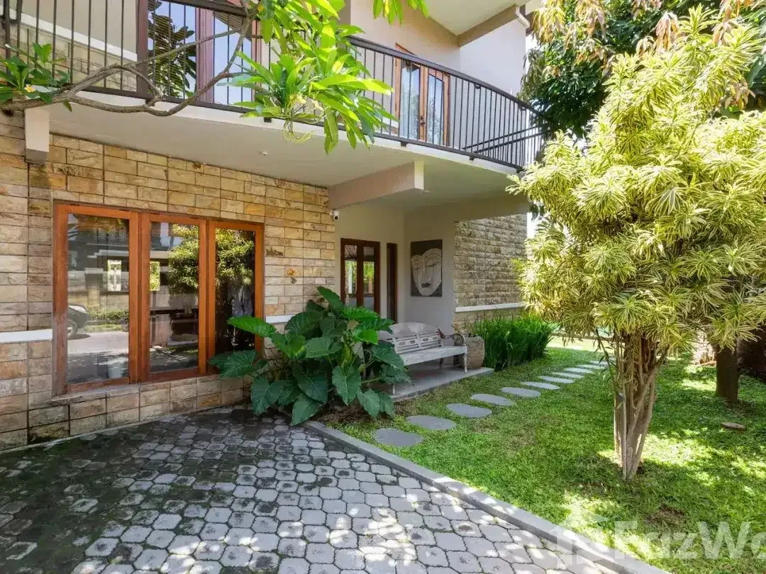 5 Bedroom Villa for sale in Petitenget, Bali - Image 7 of 10