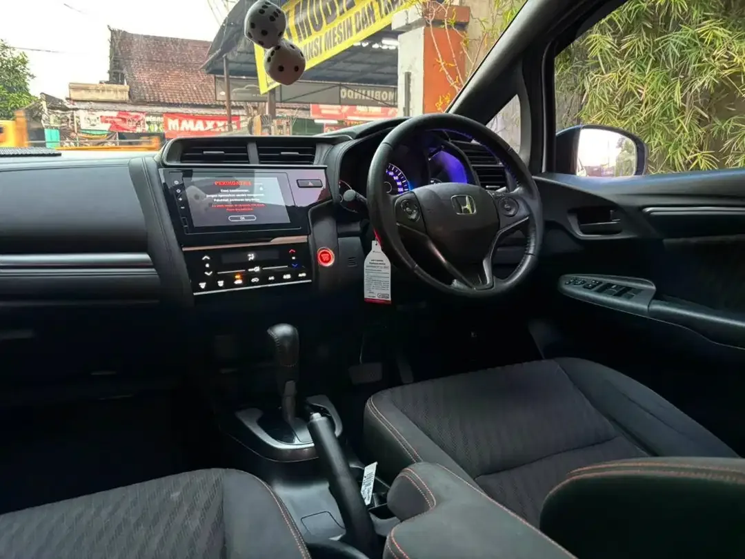 TDP 15 JUTA || HONDA JAZZ RS AT 2020 - Image 9 of 10