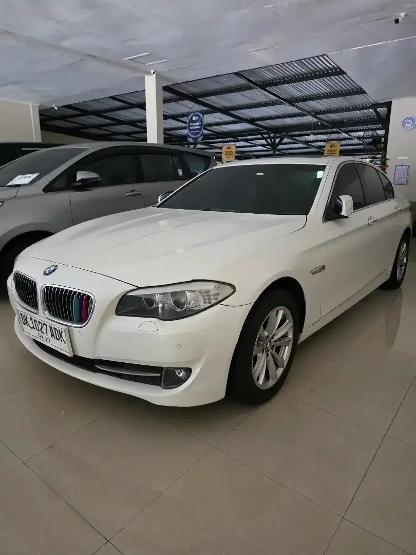 Bmw 520i 2012 Putih Automatic Sunroof - Image 1 of 7