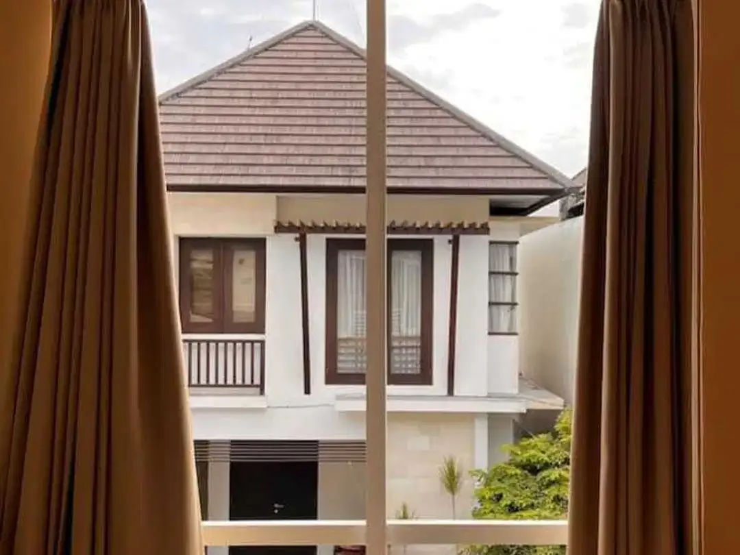 Villa Modern Dewi Sri Strategis Dekat Sunset Road - Image 5 of 10